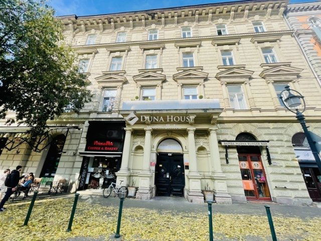 Eladó téglalakás, Budapesten, VI. kerületben 323.85 M Ft