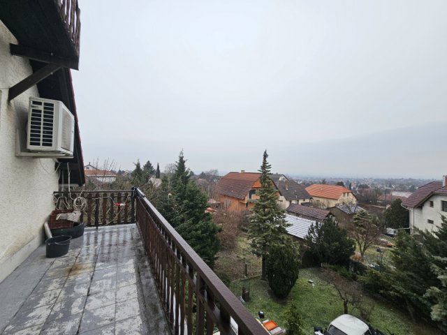 Eladó családi ház, Érden 209.9 M Ft, 9 szobás