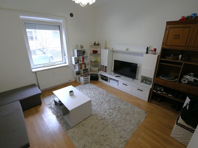 Eladó téglalakás, Veszprémben 29.99 M Ft, 1 szobás