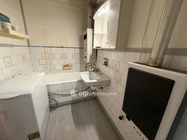 Eladó panellakás, Salgótarjánban 17.7 M Ft, 1+1 szobás