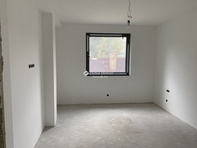 Eladó családi ház, Szentendrén 185 M Ft, 2+4 szobás