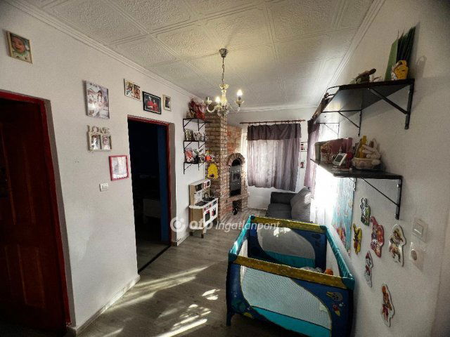 Eladó családi ház, Füzesabonyban 35 M Ft, 2 szobás