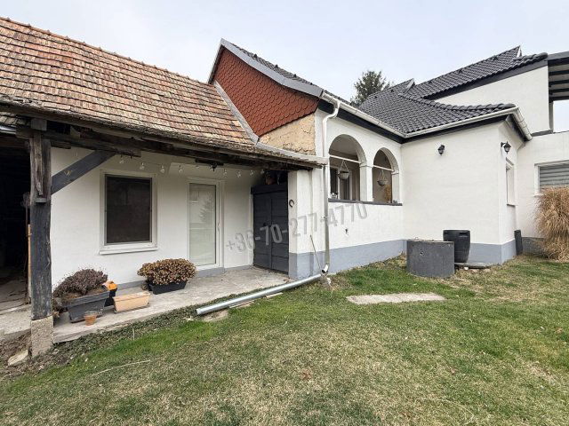 Eladó családi ház, Oroszlányban 99 M Ft, 3 szobás