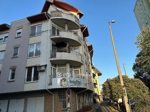 Eladó téglalakás, Nyíregyházán 58.9 M Ft, 2+1 szobás