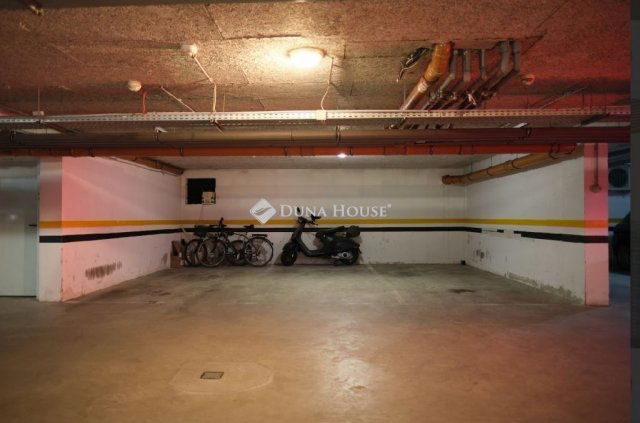 Eladó téglalakás, Budapesten, XVI. kerületben 180 M Ft, 3 szobás