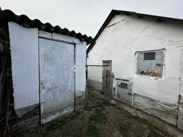 Eladó családi ház, Tamásiban 52 M Ft, 3 szobás