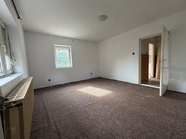 Eladó családi ház, Újszentivánon 89.9 M Ft, 5 szobás