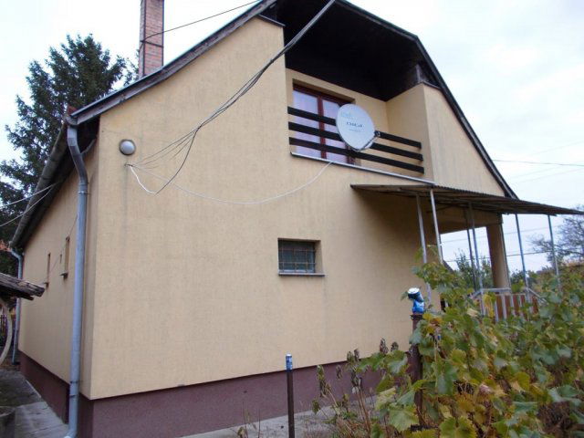Eladó családi ház, Szigetszentmiklóson 84.9 M Ft, 5 szobás