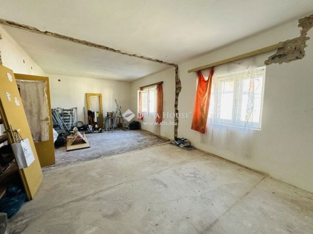Eladó családi ház, Leányváron 34.9 M Ft, 2 szobás