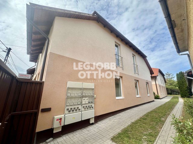Eladó téglalakás, Cegléden 31.9 M Ft, 1 szobás