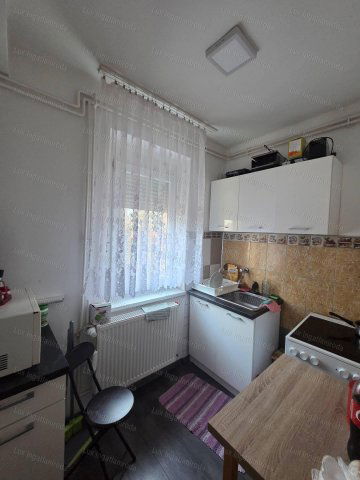 Eladó téglalakás, Oroszlányban 26 M Ft, 1 szobás