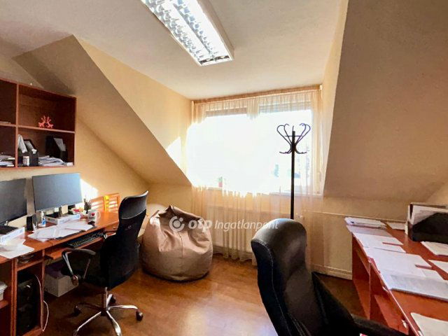 Eladó családi ház, Debrecenben 149.9 M Ft, 5 szobás