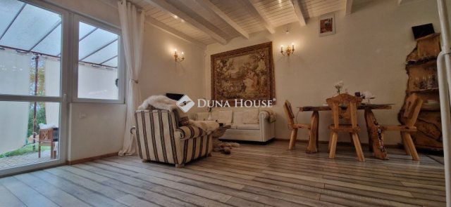 Eladó családi ház, Budapesten, XXII. kerületben, Dunapart utcában