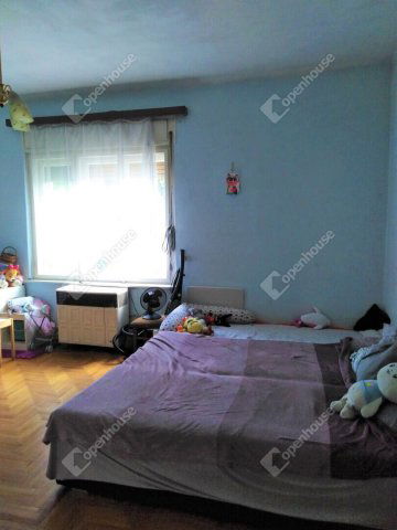 Eladó családi ház, Ászáron 21 M Ft, 4+1 szobás