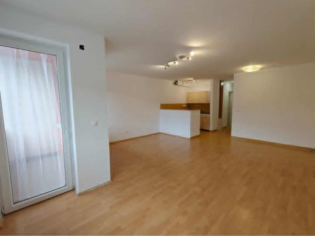 Eladó téglalakás, Lábatlanon 42.99 M Ft, 2 szobás