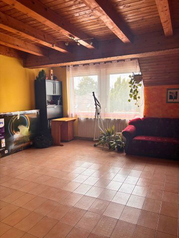 Eladó családi ház, Pomázon 235 M Ft, 9 szobás