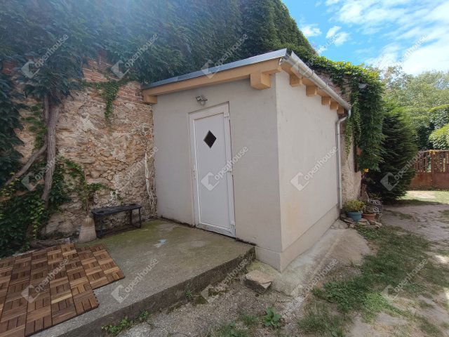 Eladó téglalakás, Sopronban 49.5 M Ft, 2 szobás