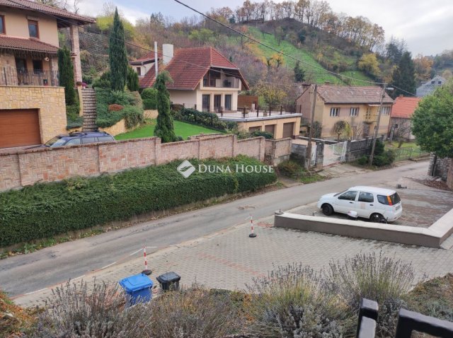 Eladó téglalakás, Pécsett, Holló dűlőn 125.5 M Ft, 6 szobás