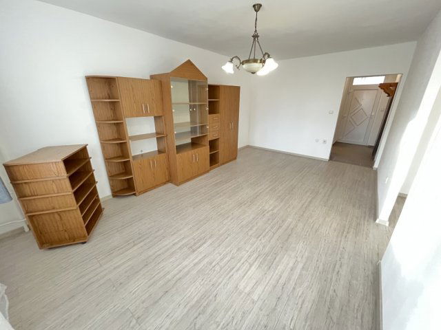 Kiadó panellakás, albérlet, Kaposváron, Kossuth Lajos utcában