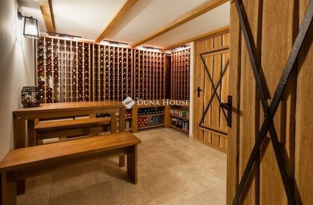 Eladó családi ház, Taksonyon 275 M Ft, 4 szobás