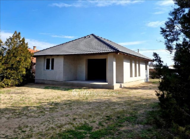 Eladó családi ház, Szentmártonkátán 40 M Ft, 3 szobás