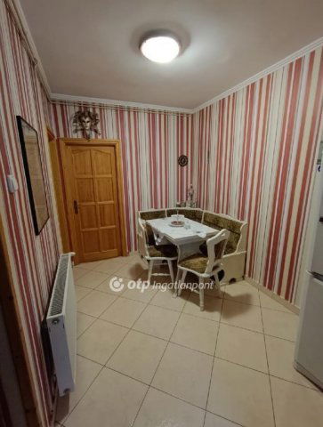 Eladó téglalakás, Egerben 66.9 M Ft, 1+1 szobás