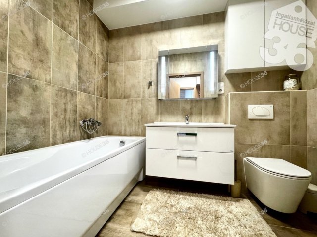 Kiadó téglalakás, albérlet, Kecskeméten 400 E Ft / hó