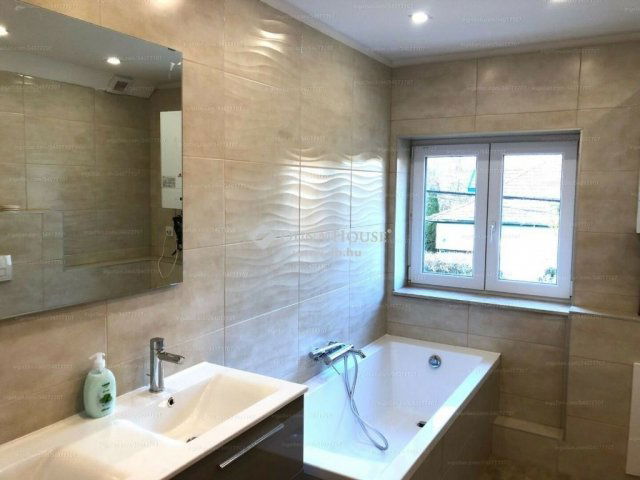 Eladó családi ház, Budapesten, II. kerületben 349 M Ft, 9 szobás