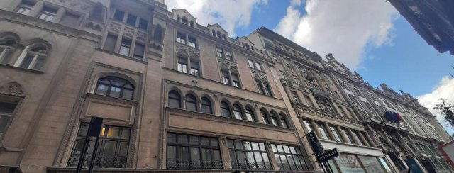 Eladó téglalakás, Budapesten, V. kerületben, Kígyó utcában