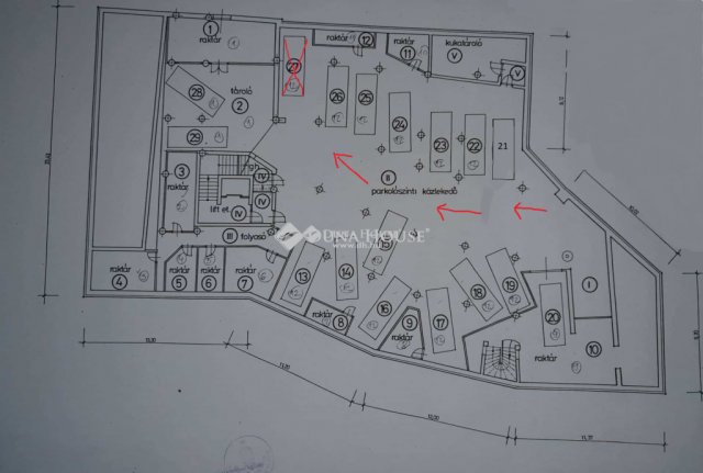 Eladó garázs, Pécsett, Citrom utcában 4.7 M Ft