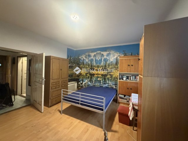 Eladó sorház, Lovásziban 9.99 M Ft, 1 szobás