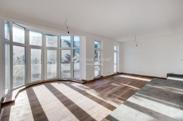 Eladó családi ház, Budapesten, XII. kerületben 853.6 M Ft