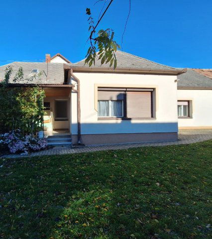 Eladó családi ház, Rezin 65 M Ft, 3 szobás