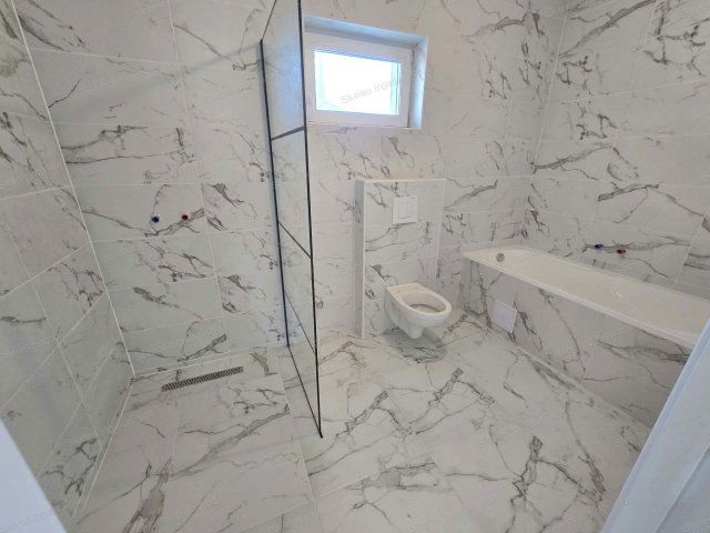 Eladó családi ház, Bicskén 89.99 M Ft, 4 szobás