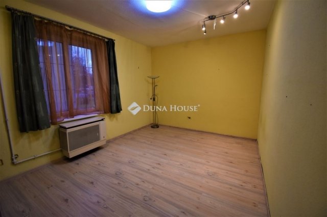 Eladó téglalakás, Budapesten, X. kerületben 35 M Ft, 1 szobás