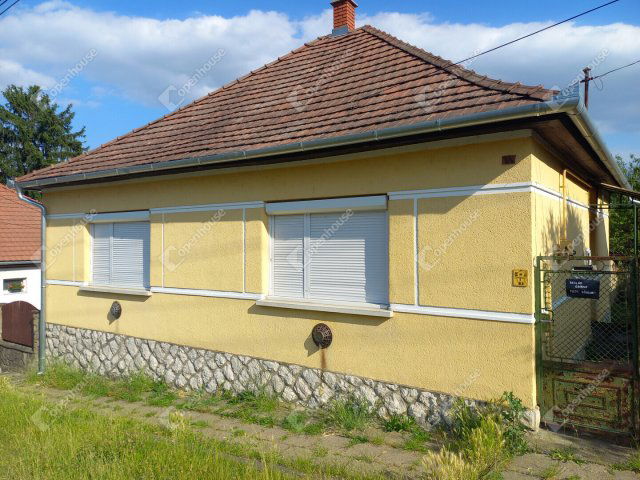 Eladó családi ház, Dombóváron 25.8 M Ft, 3 szobás