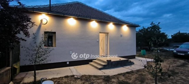 Eladó családi ház, Mezőberényben 49.9 M Ft, 2 szobás