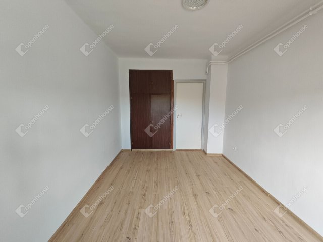 Eladó téglalakás, Csepregen 33.5 M Ft, 2 szobás