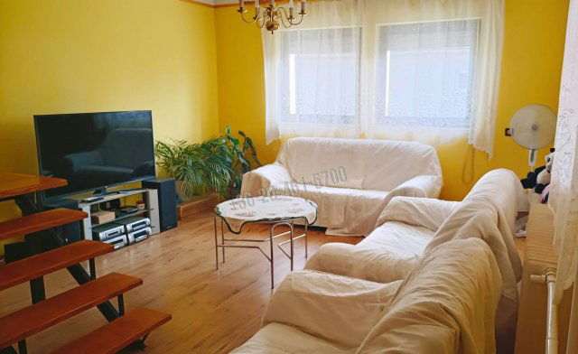 Eladó családi ház, Bábolnán 82.99 M Ft, 5 szobás