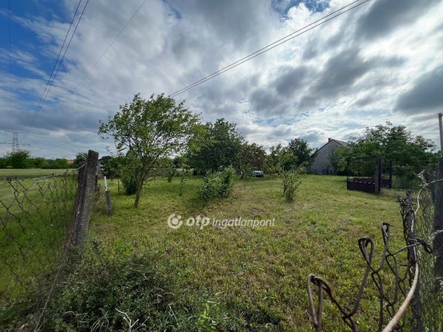 Eladó nyaraló, Győrött 15.7 M Ft, 1 szobás