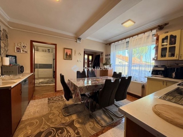 Eladó családi ház, Kecskeméten 69.9 M Ft, 3 szobás