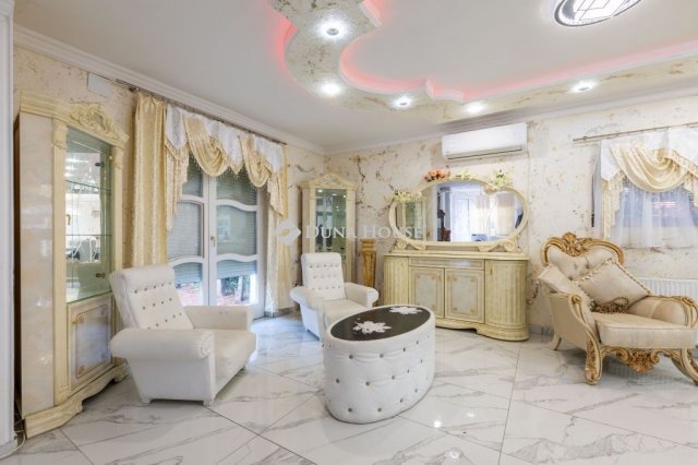 Eladó családi ház, Budakalászon 280 M Ft, 6 szobás