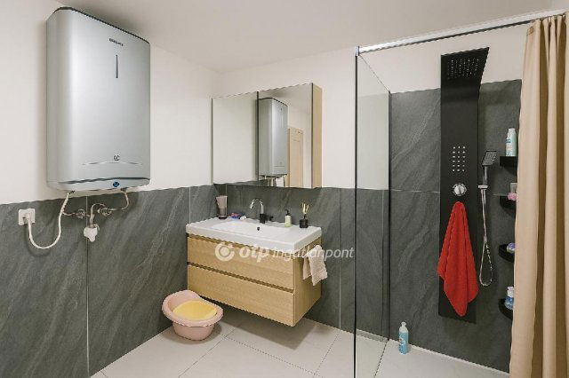 Eladó családi ház, Ercsiben 42 M Ft, 1+2 szobás