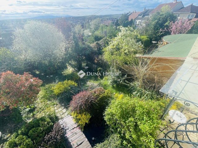 Eladó családi ház, Egerben 150 M Ft, 9 szobás