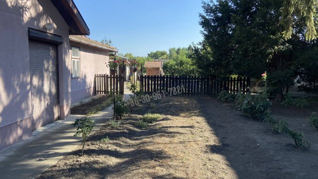 Eladó családi ház, Bélmegyeren, Táncsics utcában 15.9 M Ft