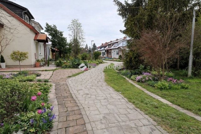 Eladó sorház, Kecskeméten 75 M Ft, 3 szobás