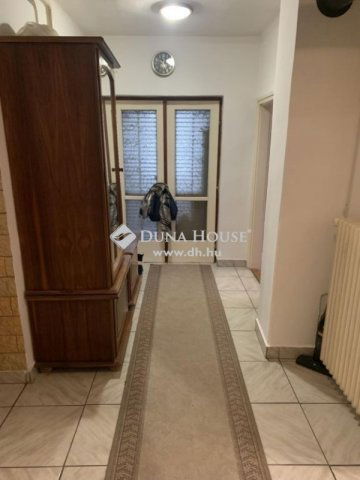 Eladó családi ház, Pécsett 95 M Ft, 5 szobás