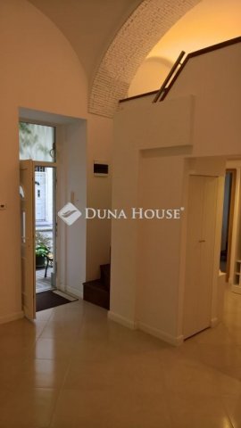 Eladó téglalakás, Budapesten, VI. kerületben 63.5 M Ft