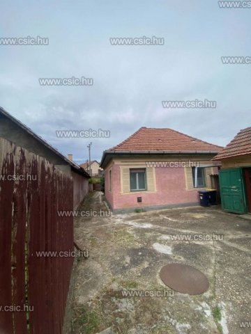 Eladó családi ház, XVII. kerületben, Rákoscsaba utcában