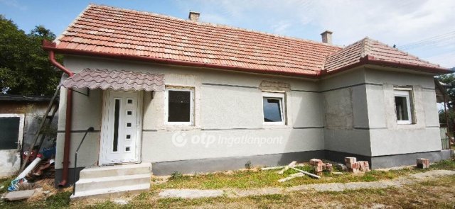 Eladó családi ház, Nyírkarászon 11 M Ft, 2 szobás